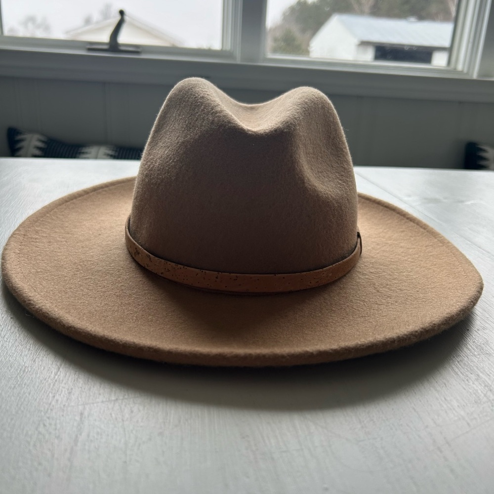 Stylish Tan Felt Hat